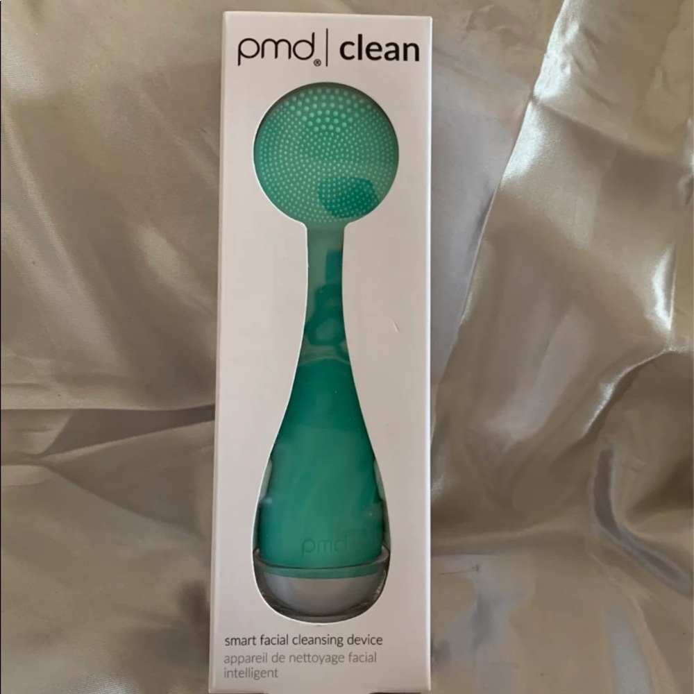 PMD  SMART FACIAL CLEANSING BRUSH